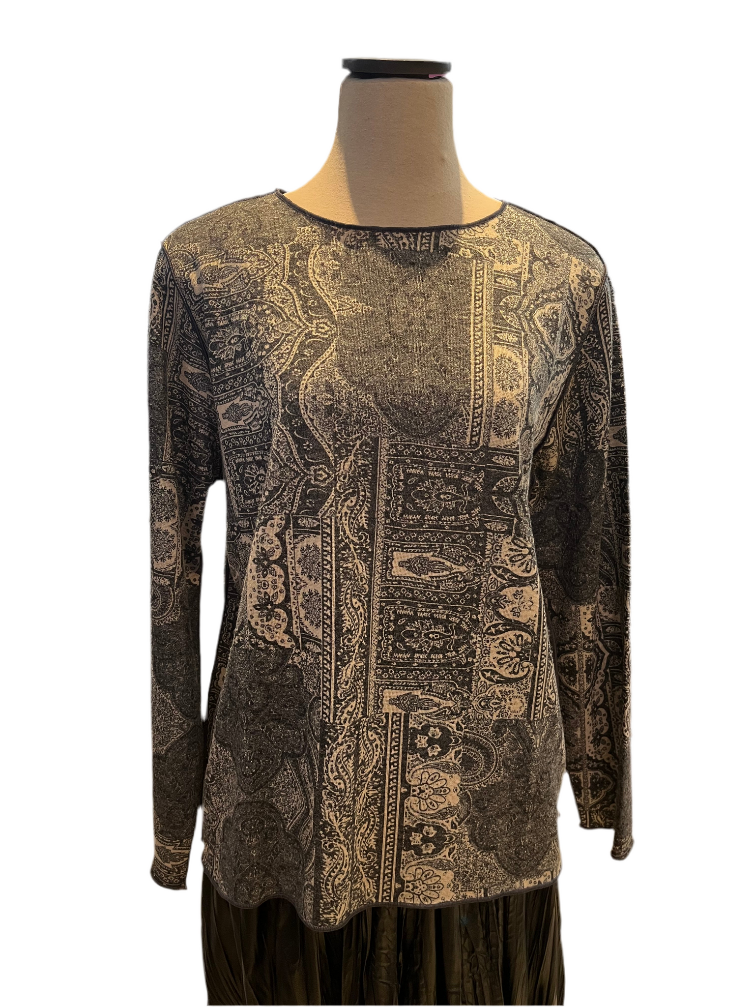 Trisha Tyler, 11560 Reversible Crew Neck Paisley, Charcoal